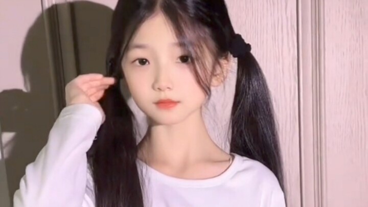 รวมคลิปล่าสุดของสาวน้อยวัย 10 ขวบ จางซินซิน