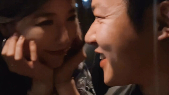 يومٌ قضيته مع مضيفة طيران من شنغهاي التي تحوّلت إلى مرشدة سياحية لي! يا إخوتي، لم أركم منذ وقت طويل،