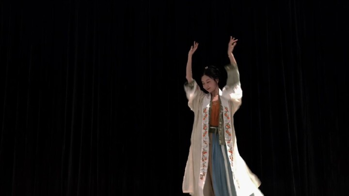 “夜色难免黑凉，如果事与愿违，那一定是另有安排”