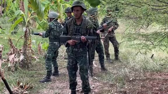 เป็นตลกที่ทำงานเป็นทหารได้นิดหน่อย 🤣🤣🤣