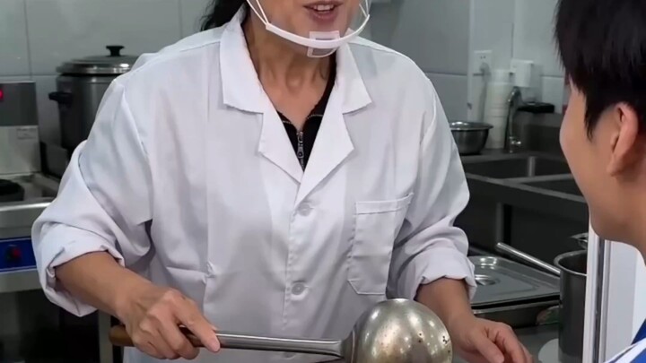 เพื่อนนักเรียน ตอนเล่นเกม Cat and Mouse ชอบเล่นตัวละครอะไรเอ่ย?