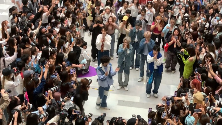 【بوى ستوري 20 مايو ياآو جيا يوان وان شيانغ هوي】رقص عشوائي، منظور الطابق الثاني هناك الكثير من الناس!