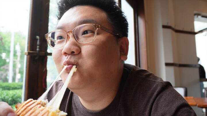 Beijing Foodie Vlog: Cuban Sandwiches | Various Shops in Jiezuo Building (Bread, Craft Beer, Sake) |