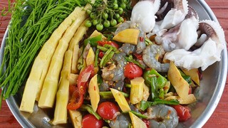 ตำหน่อไม้กุ้งสด