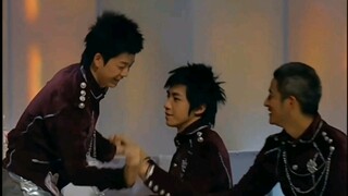 [Ming Li] "Don't you feel it, Wang Lixin?" "Love is you" "Ten years later, we are the best of us"