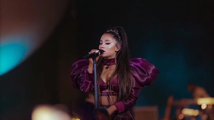 [Ariana] Sweetnr Tour. Video Gabungan Suara Nada Tinggi 1