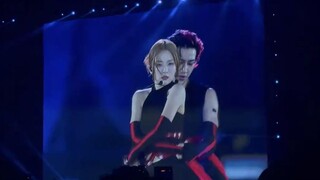 BAMBAM+涩琪合作曲Who Are You首舞台饭拍