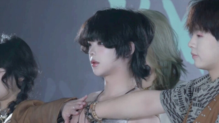 Gadobao datang! Roadshow mahasiswa laki-laki 04: Twice – “More & More” dengan posisi Lin Nayoung