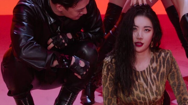 Sunmi's "TAIL" relay dance