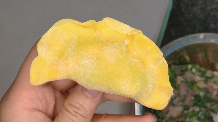 Si Nyonya Kaya dan Pangsit Emas