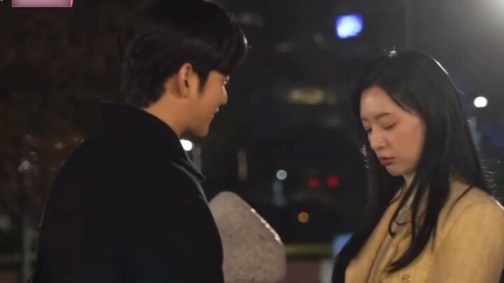 <Chinese subtitles at the bottom> The Queen of Tears Episode 10 Easter Egg Highlights: Such a sweet 