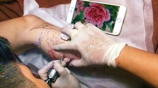 WOW... TATTO MAWAR DIBAWAH PAHA