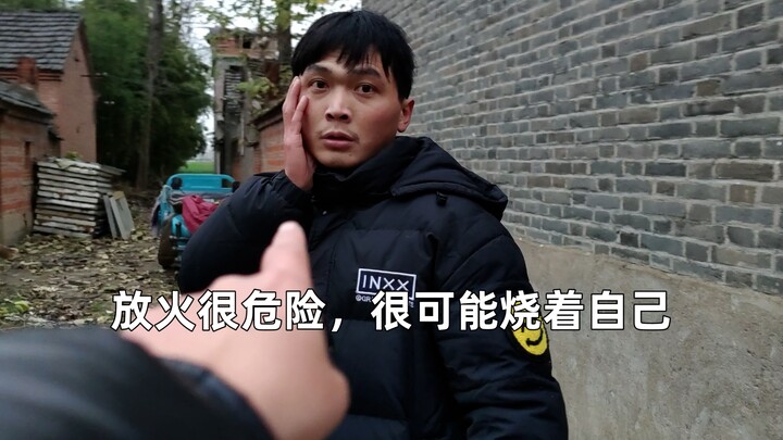 "Anakku, maju! Aku ada di belakangmu untuk melindungimu!"