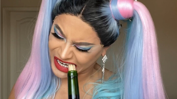 Rose petals plus red wine—making lipstick out of this? It’s terrifying! Will it actually work?