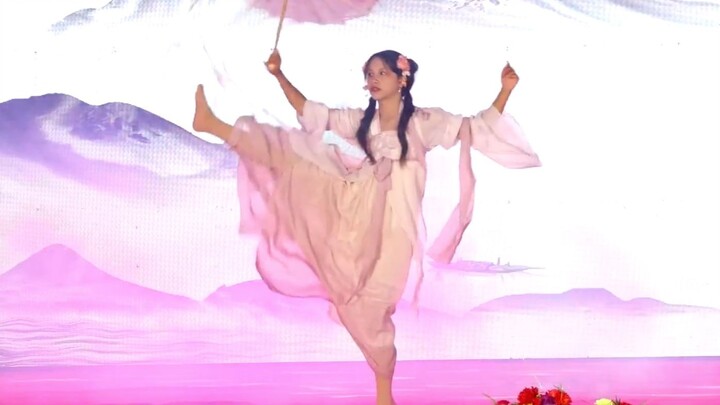 งานเลี้ยงมัธยมปลาย: ระบำคลาสสิก “ม้าแดง”