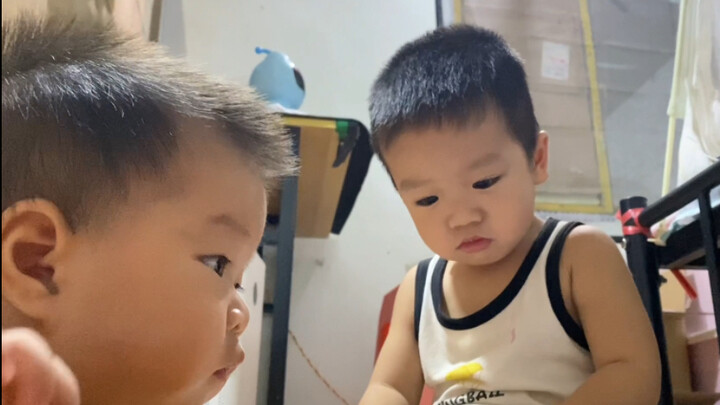 The reason for not letting his little sister touch his books and toys, and a 2-year-old from Guangdo