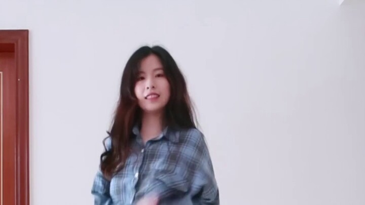 ความรักคืออะไร? อย่าถามเลย มันหวานจริงๆ | เพลงโปรดของฉันของ TWICE | ฉันถูกบังคับให้เต้นรำอยู่ที่บ้าน