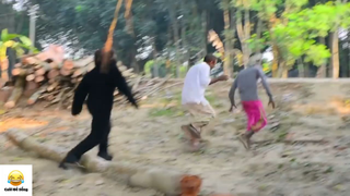 Giả Khỉ Đi Hù Dọa Và Cái Kết #Prank