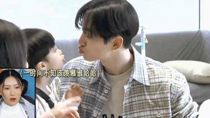 “Uncle’s arm will hurt—be careful!” With such a cute and sensible little one, no wonder Lee Jun-ho i
