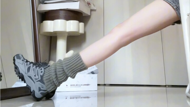 Kakiku aja lebih lurus daripada orientasi seksualku!