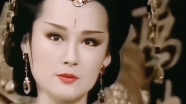 Her looks even make Fan Bingbing envious—just what kind of fairy is she?!