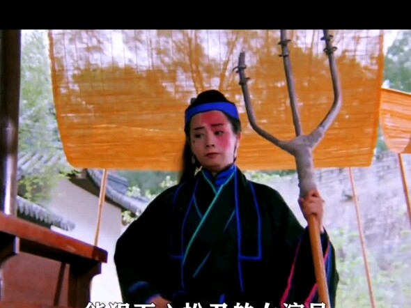 خلال تصوير فيلم “أعياد الحقول المزهرة”، كانت ماو شونجن تتمتع كثيرًا أثناء التمثيل: لم تكتفِ بإضافة ش