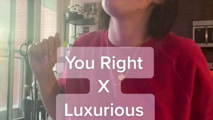 THIS IS MY FAV SONG!!!!!👑👑👑