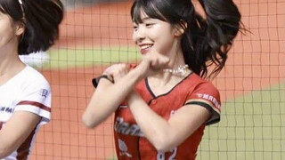 Cheerleader Lee Da Hye was injured.
