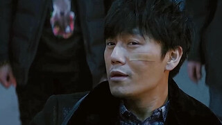 شرطي الأحياء الذي لا يجرؤ أحد على المساس به، سواء من الجانبين الأبيض والأسود، إن شعور القهر الذي يُث