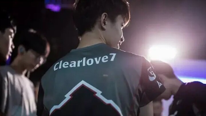 The next contestant is Ming Kai, 18 years old, with a national server ID of Clearlove.