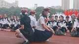 [โรงเรียนมัธยมคังหนาน] ตกตะลึง! ชั้นเรียนหนึ่งได้แสดงการเต้นรำของเลขานุการและเจ้านายที่แต่งตัวข้ามเพ
