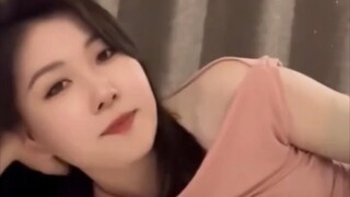“ทำไมไม่จองสองห้องล่ะ?”