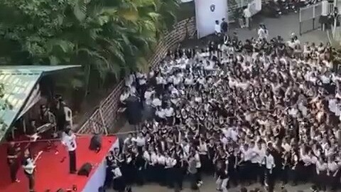 Rất vui khi thấy nhà trường cho phép làm như vậy