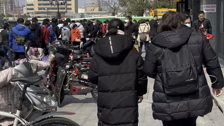 Everyone is so orderly! That's great!