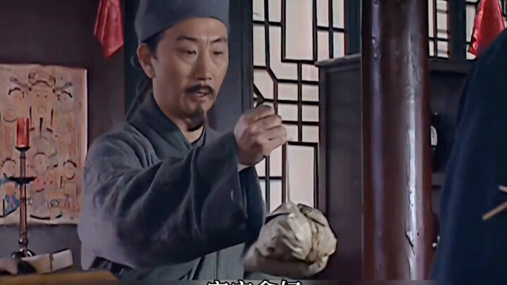 Nghe nói dưa muối còn đắt hơn thịt, tôi chỉ muốn mua mười lượng sao lại đưa cho tôi nhiều thế này?