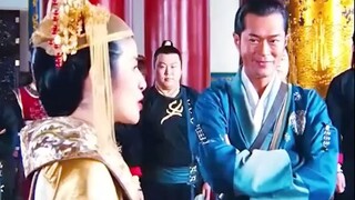 “古校长”怼“吴君如”这段这种脑筋急转弯的剧情真的是相当尴尬”吴君如直接吐血”