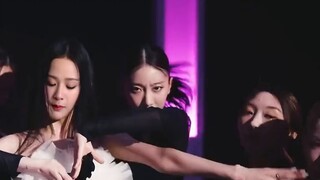bunga Kim Ji-soo x Yang Zi versi tari AI