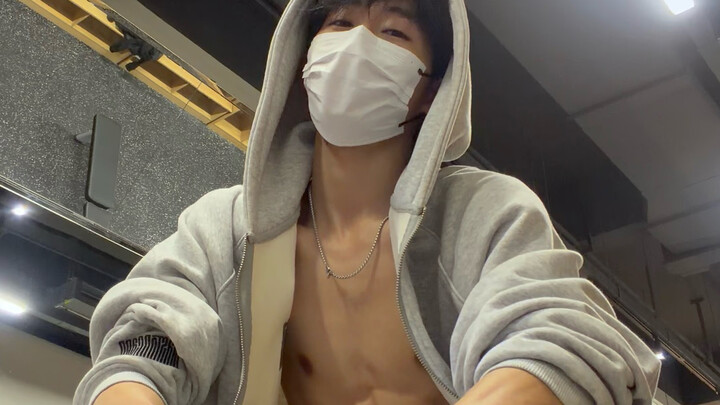 No time to explain—jump into the big wedding sedan chair! #ZhangYixing #ZhangYixingBigWeddingSedanCh