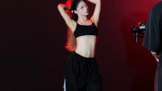 《BOOMBAYAH》Vũ đạo Pu Pu