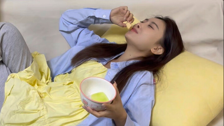 Thế mới nói, con cái đi rồi, nhà cửa cứ trống trải hẳn ra.