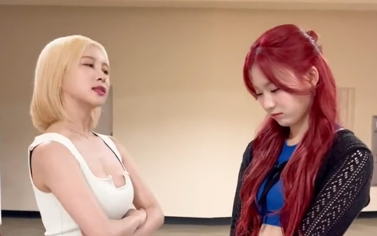 ISA和多荣一起STAYC新曲Bubble挑战