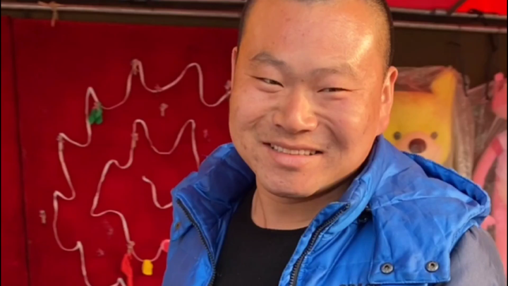 The boss's smile is getting increasingly awkward!