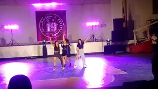 iba talaga ang talent nang pinay🥰🥰👏 singing mother with her dancing daughter💞