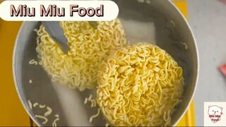 Cách làm và thưởng thức bánh gạo, mì cháy, que phô mai với bánh mì xúc xích 4 #MiuMiuFood