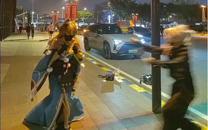 อะไรนะ หนูขาวตัวใหญ่พุ่งผ่านไปแล้ว?
