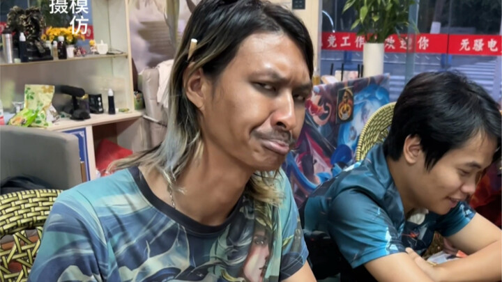 Bayar gaji pemain nasional