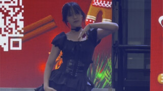 16岁女高路演flower！