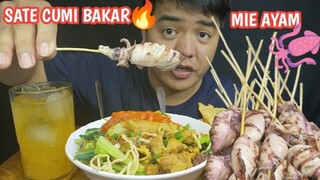 SATE CUMI BAKAR DAN MIE AYAM UNTUK SARAPAN PAGI