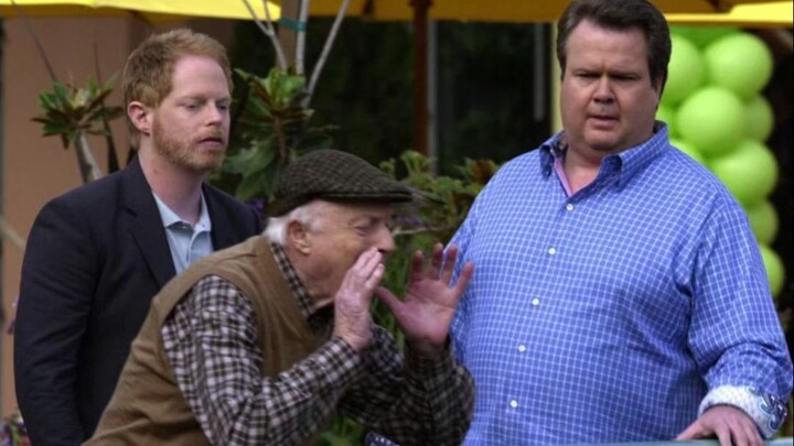 เมื่อคุณช่วยเหลือคู่รักสูงอายุ แต่กลับรู้สึกว่ามีบางอย่างผิดปกติ