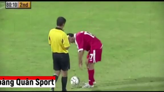 Quả đá pen nhì nhằng nhất trong lịch sử bóng đá: Cạn lời với ông trọng tài